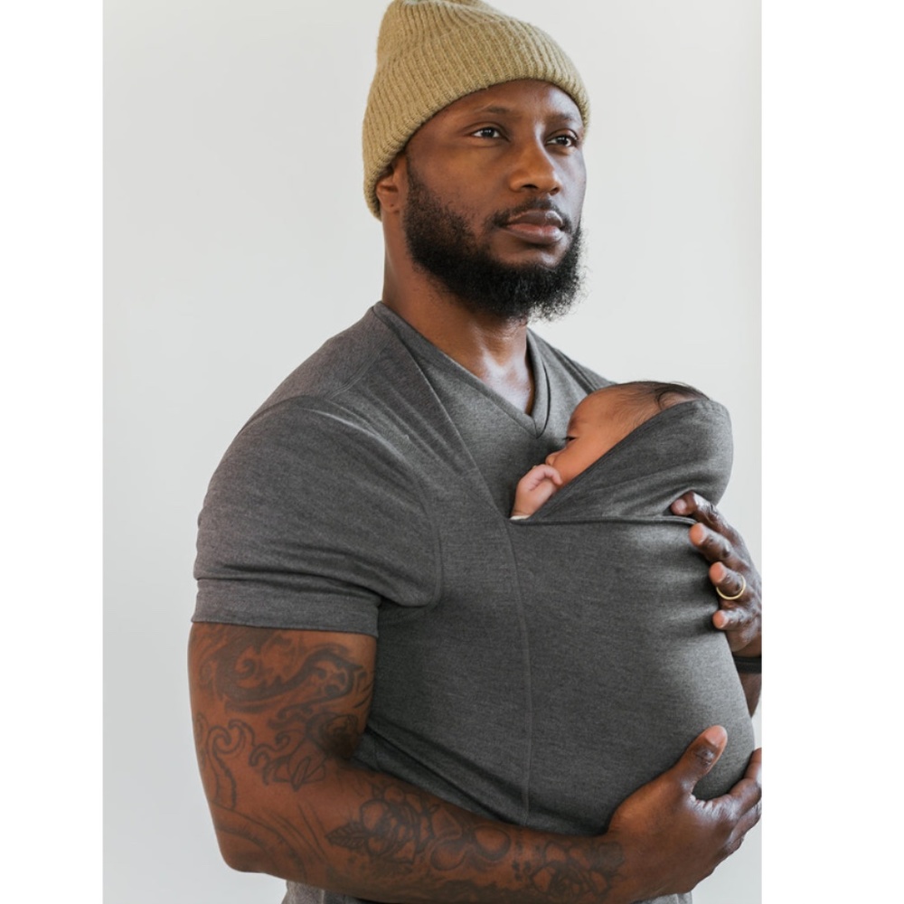 Lalabu Gray V-Neck Dad Baby Pouch Carry Shirt